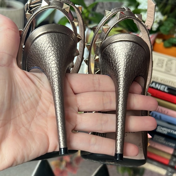 SOLD Valentino ROCKSTUD ANKLE STRAP PUMP 100 MM gold tone - Picture 11 of 14